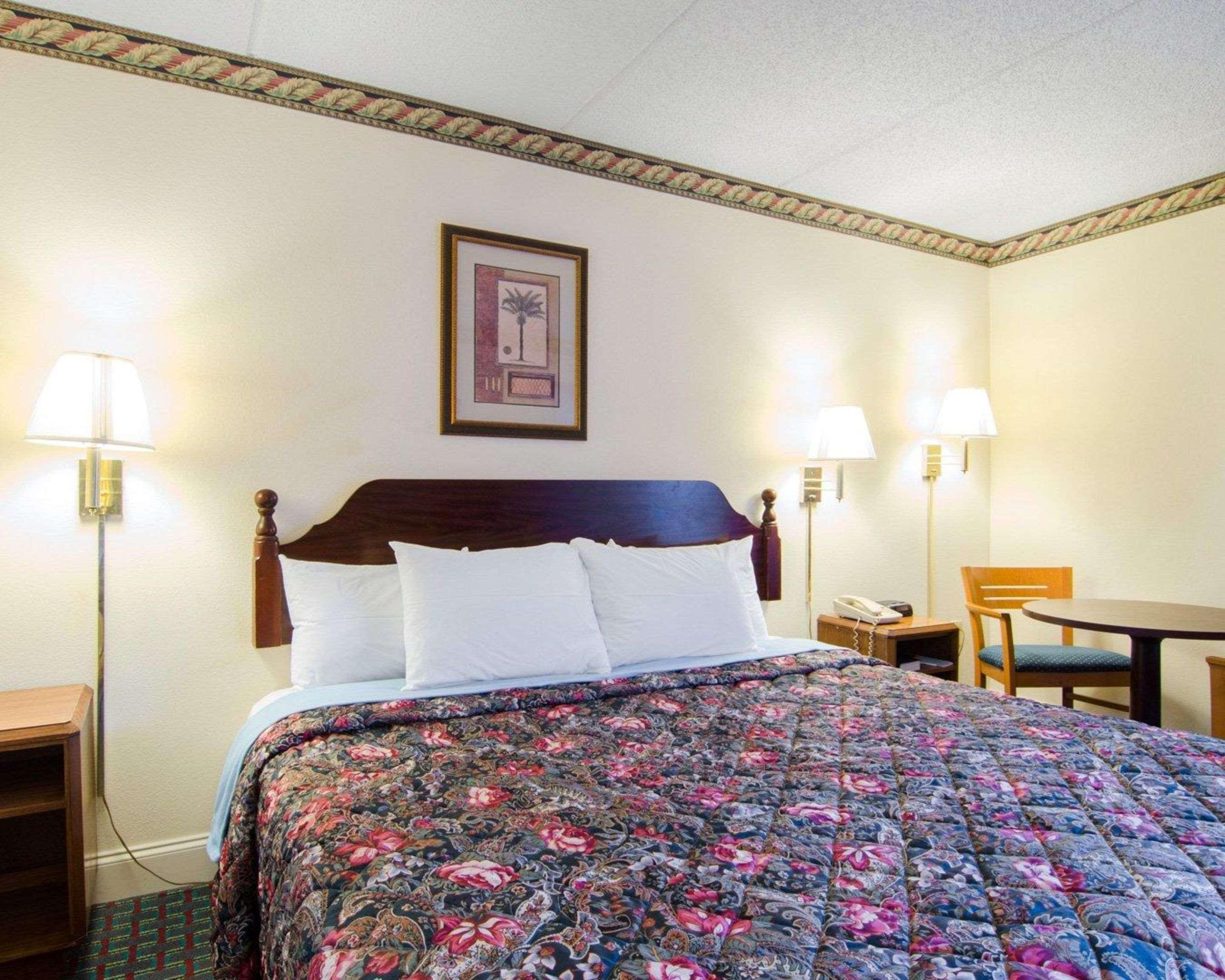 Rodeway Inn Norcross Extérieur photo