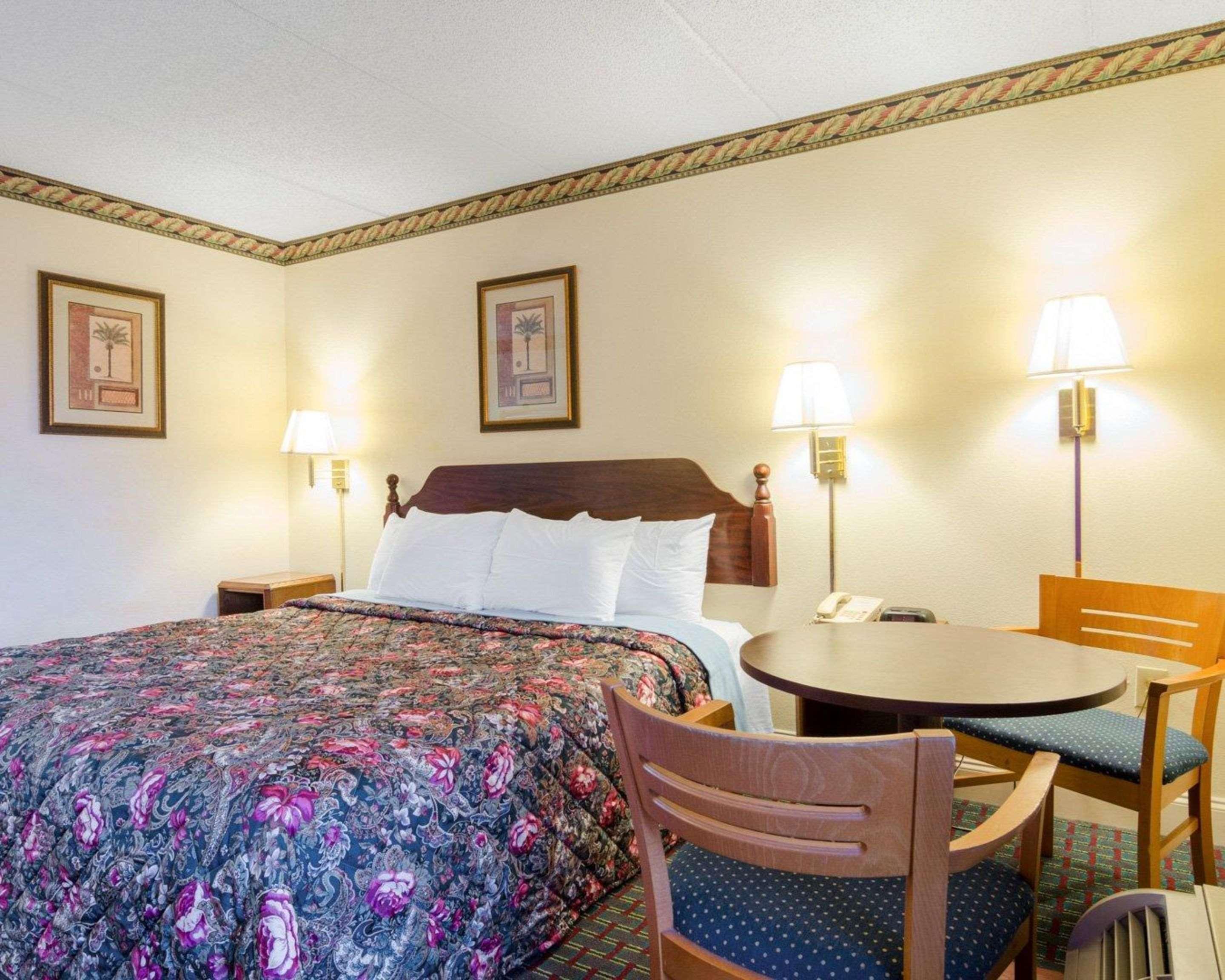 Rodeway Inn Norcross Extérieur photo