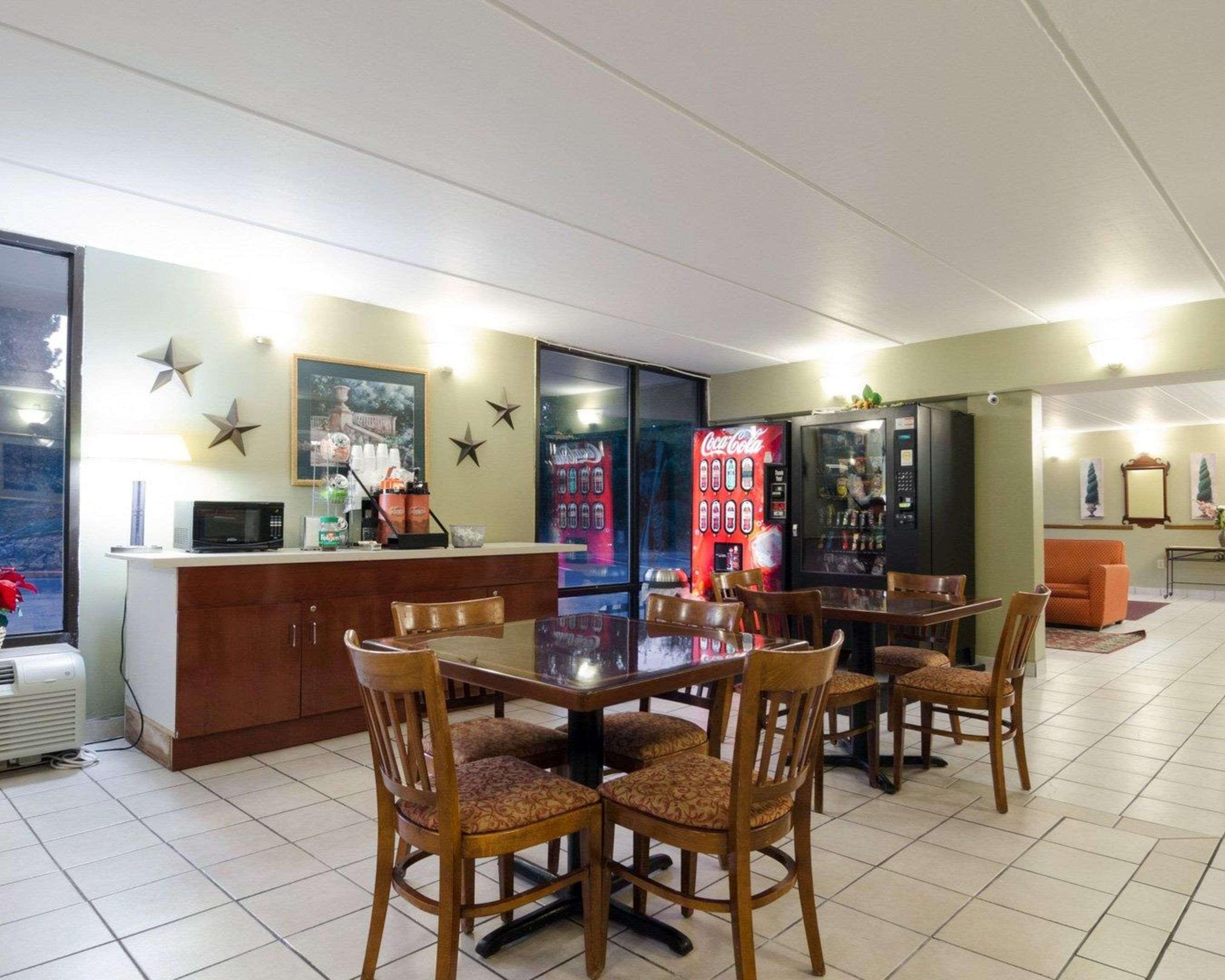 Rodeway Inn Norcross Extérieur photo